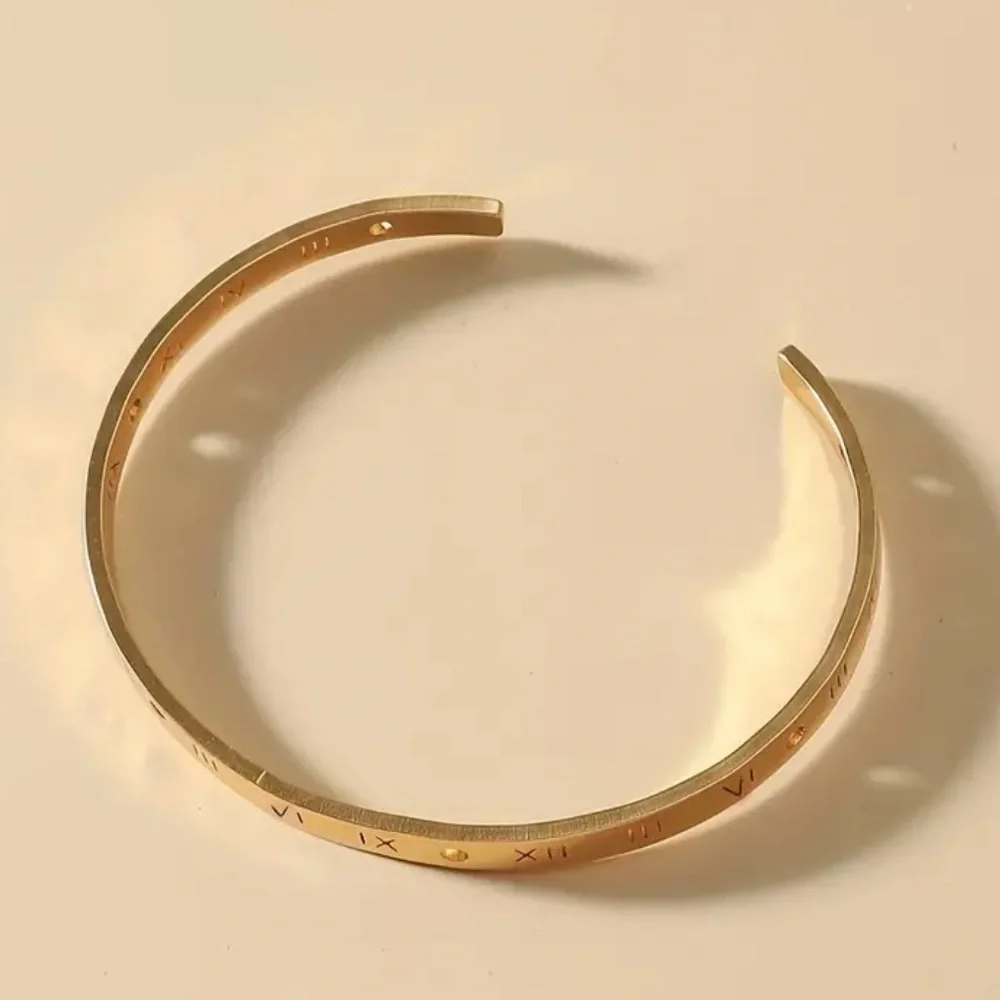 NWOT 14K Gold Plated Roman Numerals Bangle - Picture 2 of 3